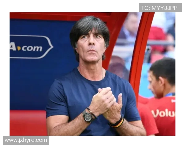 全球足坛传奇同框见证绿茵荣耀时刻共谱足球永恒经典