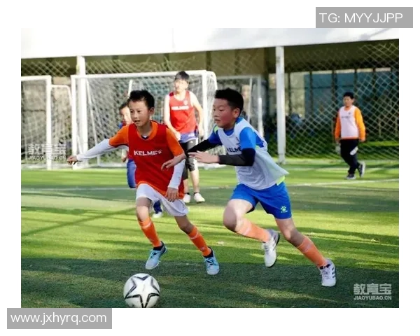 招手足球球星逆风翻盘展现非凡毅力点燃赛场激情时刻