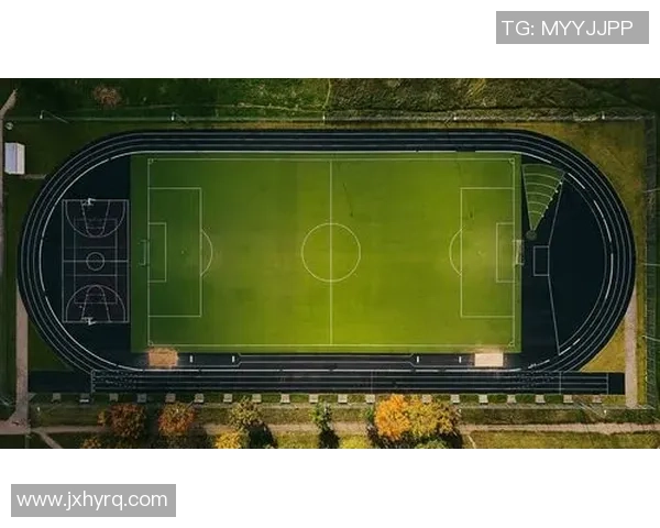 足球明星屏保精选，尽显绿茵场上荣耀与激情，带来非凡视觉享受